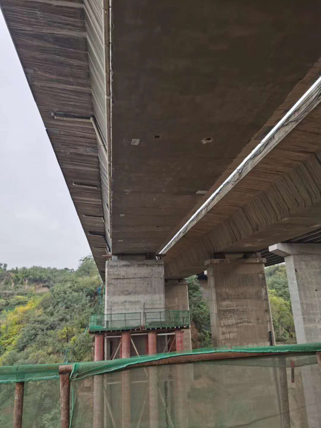 伊通桥梁加固前制定可行设计方案图并用对施工方法